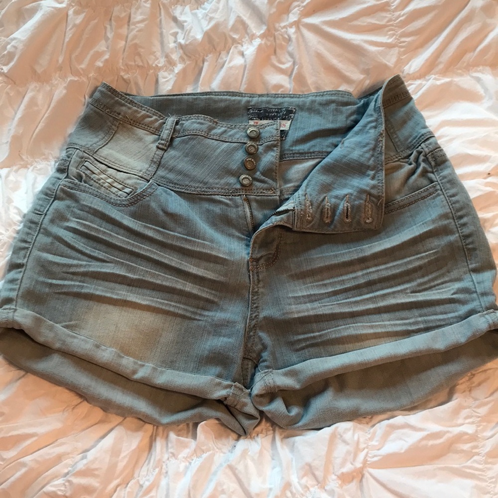Hot Kiss Jean Shorts